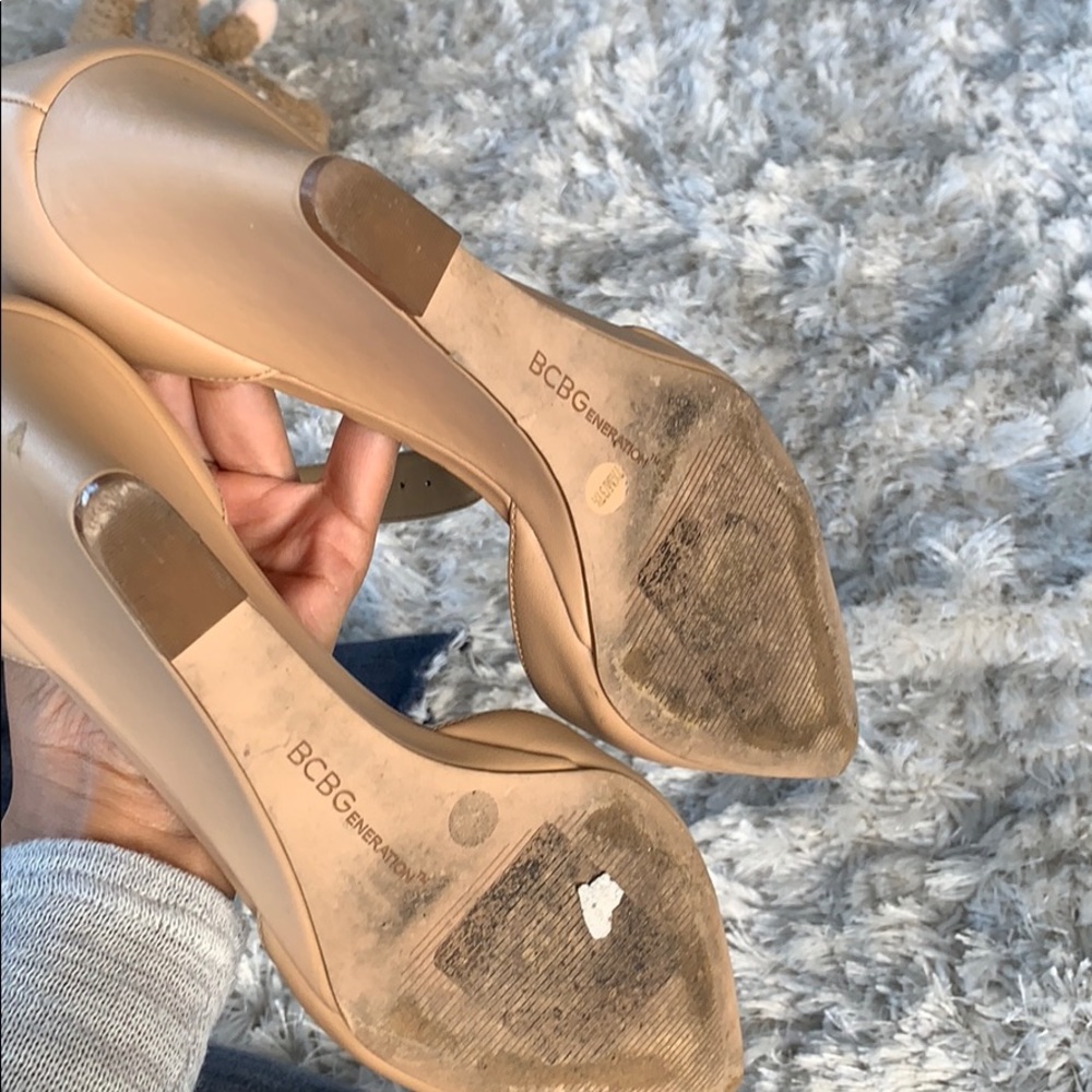 BCBG heels - Picture 4 of 4